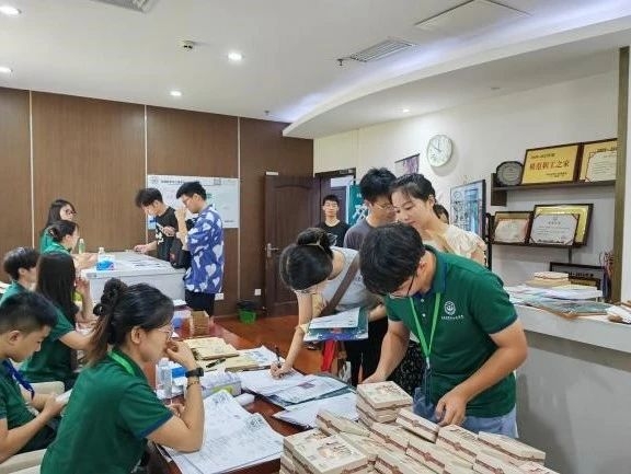 报到现场